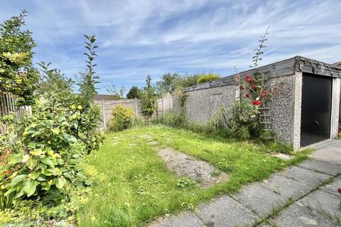 2 bedroom semi-detached bungalow for sale, Wiltshire Drive, Glossop