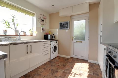 2 bedroom bungalow for sale, Grange Road, Bideford, Devon, EX39