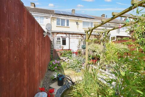 3 bedroom terraced house for sale, Landseer Court, Corby NN18