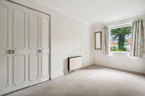 1 bedroom flat for sale, Fishers Lane, London, W4