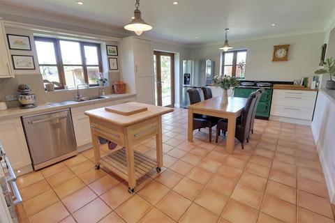 5 bedroom detached house for sale, Green Fields, Cheltenham Road East, Gloucester