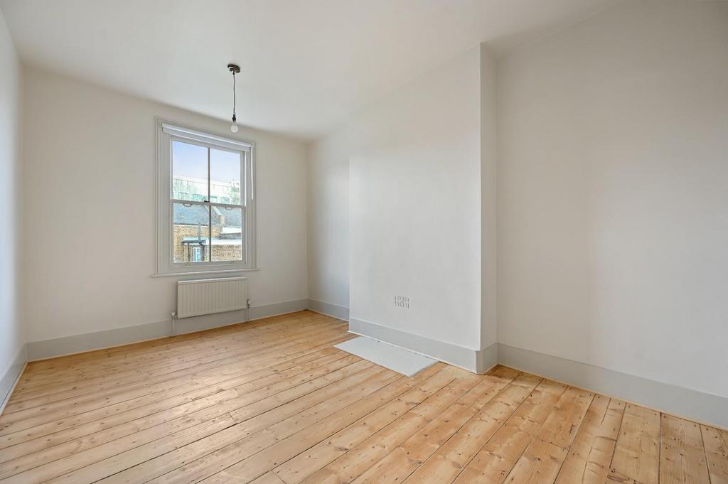 FB - Bradmore Park Road - Bedroom3 (1).JPG