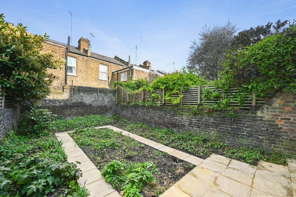 FB - Bradmore Park Road - Garden A3 (1).JPG