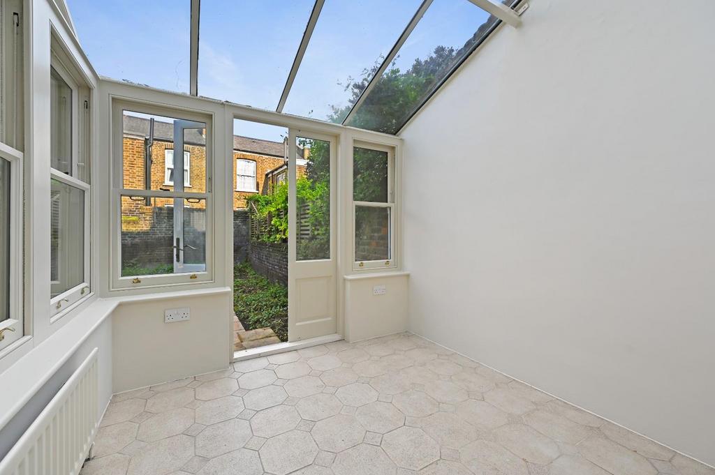 FB - Bradmore Park Road - Conservatory3 (1).JPG