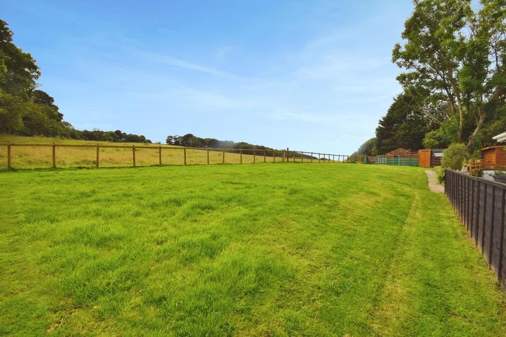 Lawned Garden to Side.jpg