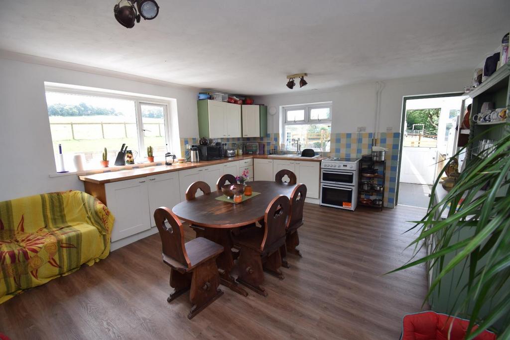 Kitchen Breakfast Room.JPG