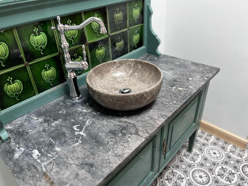 Feature Washbasin.JPG