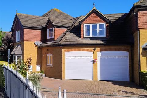 5 bedroom link detached house for sale, Jasmin Close, Minster On Sea, Sheerness