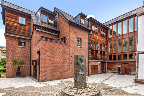 12, Talbot Court Low Petergate, York, YO1 7HZ