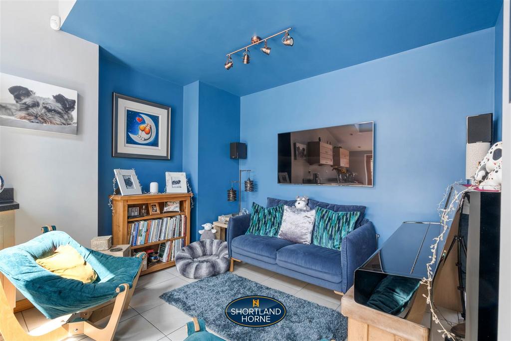 107 Lincroft Crescent WM (13 of 30).jpg