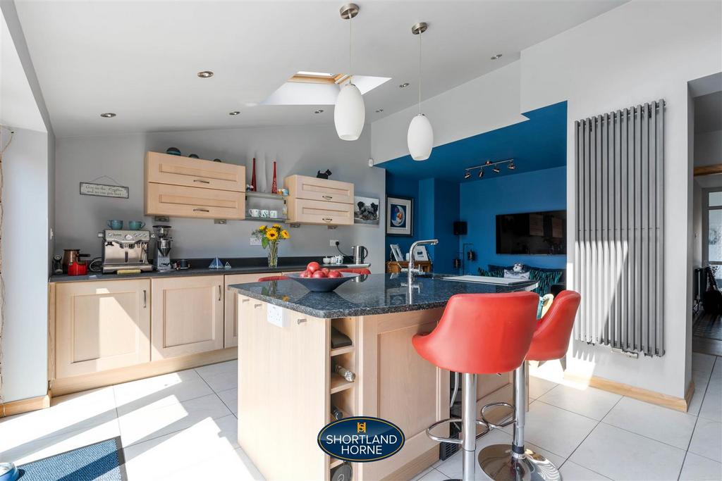 107 Lincroft Crescent WM (12 of 30).jpg