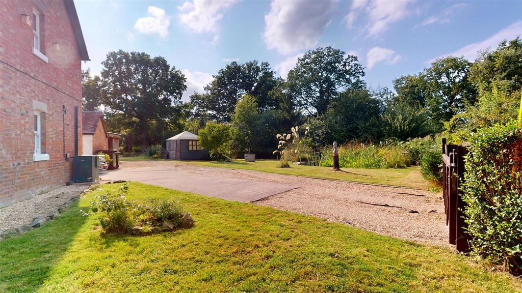 1 Plex Cottages, Plex Lane, Garden 2.jpg
