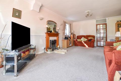 4 bedroom detached house for sale, Waverley Road, Thundersley, Benfleet