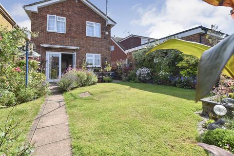 4 bedroom detached house for sale, Waverley Road, Thundersley, Benfleet