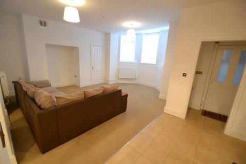 2 bedroom flat to rent, Hanbury Road, Clifton