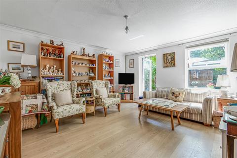 2 bedroom flat for sale, Mullins Path, Mortlake, London, SW14