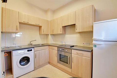 1 bedroom retirement property for sale, Chauncy Court, Hertford SG14