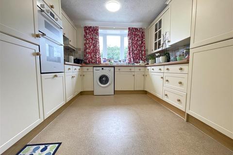 5 Bowbridge Gardens, Bottesford, Nottingham, NG13 0AZ