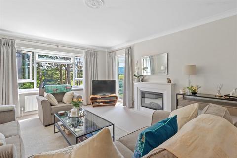 3 bedroom flat for sale, Compton Place Road, Eastbourne