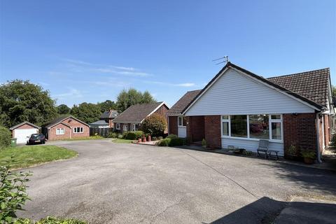 8 Tithe Barn Close, Hampton Magna, Warwick, CV35 8RU