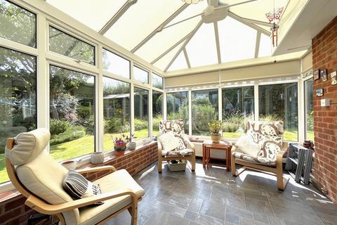 8 Tithe Barn Close, Hampton Magna, Warwick, CV35 8RU