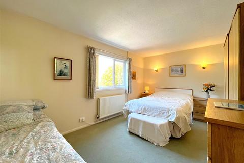 8 Tithe Barn Close, Hampton Magna, Warwick, CV35 8RU