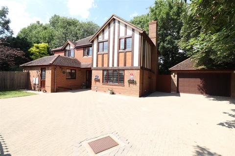 5 bedroom detached house for sale, Hayway, Rushden NN10