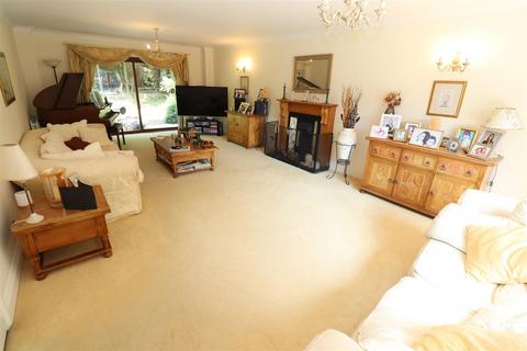 5 bedroom detached house for sale, Hayway, Rushden NN10