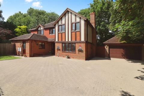 5 bedroom detached house for sale, Hayway, Rushden NN10