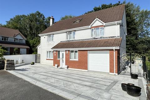 5 bedroom detached house for sale, Penhaligon Way, St. Austell