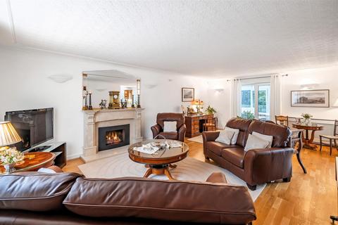 23 Penhaligon Way, St Austell, PL25 3AR