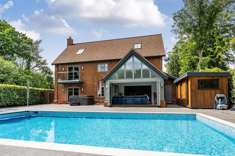 5 bedroom detached house for sale, Ashlyns Grove, Berkhamsted