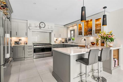 5 bedroom detached house for sale, Ashlyns Grove, Berkhamsted