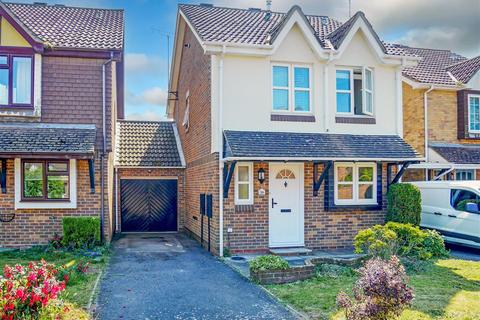 2 bedroom detached house for sale, Ullswater Drive, Littlehampton BN17