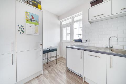 3 bedroom flat for sale, Sheldon Avenue, London