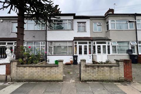 3 bedroom terraced house for sale, Henley Road, Ilford