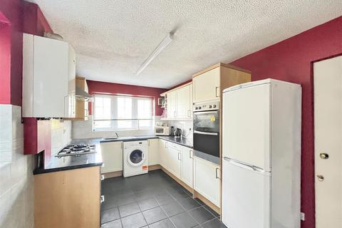 27 Birkdale, Warmley, Bristol, BS30 8GH