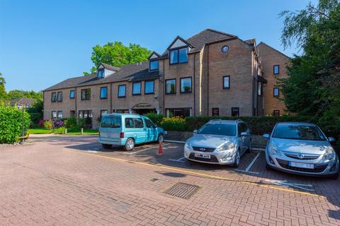 2 bedroom apartment for sale, Hillstead Court, Basingstoke RG21