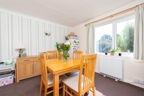 2 bedroom apartment for sale, Hillstead Court, Basingstoke RG21