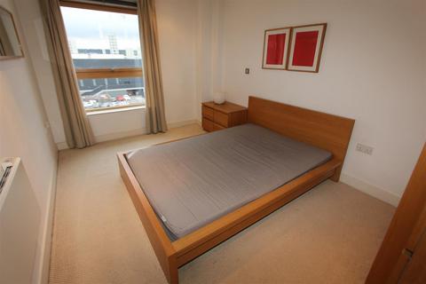 2 bedroom flat to rent, Mackenzie House, Leeds Dock