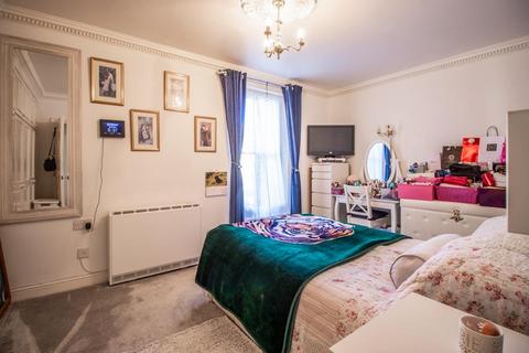 1 bedroom retirement property for sale, Cambridge Road, Southend-on-Sea SS1