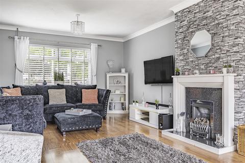 4 bedroom semi-detached house for sale, Yoakley Square, Margate