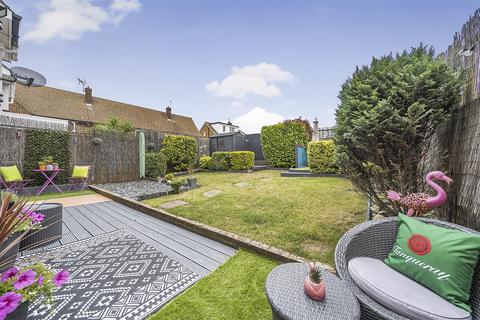 4 bedroom semi-detached house for sale, Yoakley Square, Margate