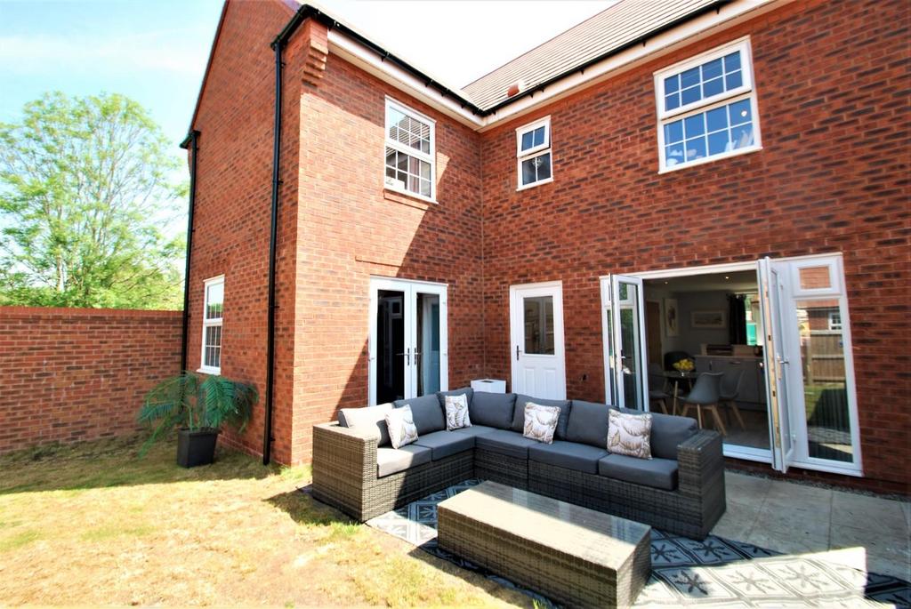 Poppy Road- Patio.JPG