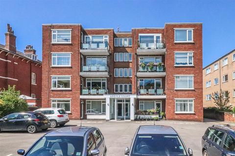 2 bedroom apartment for sale, Argyle Road, Southport PR9