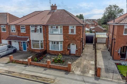 3 bedroom semi-detached house for sale, Yearsley Grove, York