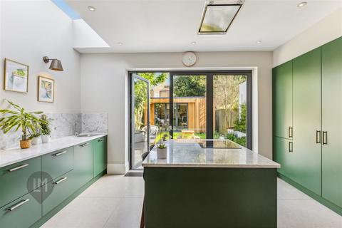 80 Stuart Road, London, SW19 8DH