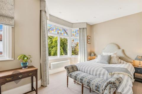 80 Stuart Road, London, SW19 8DH