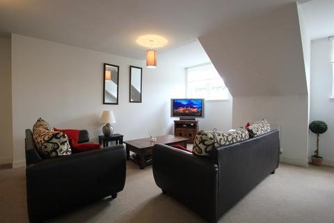 2 bedroom flat to rent, McPhail Street, Glasgow