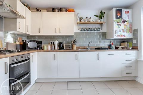 42 Colossus Way, Norwich, NR5 0UX